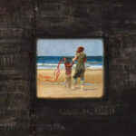 Madre e hijo en la playa